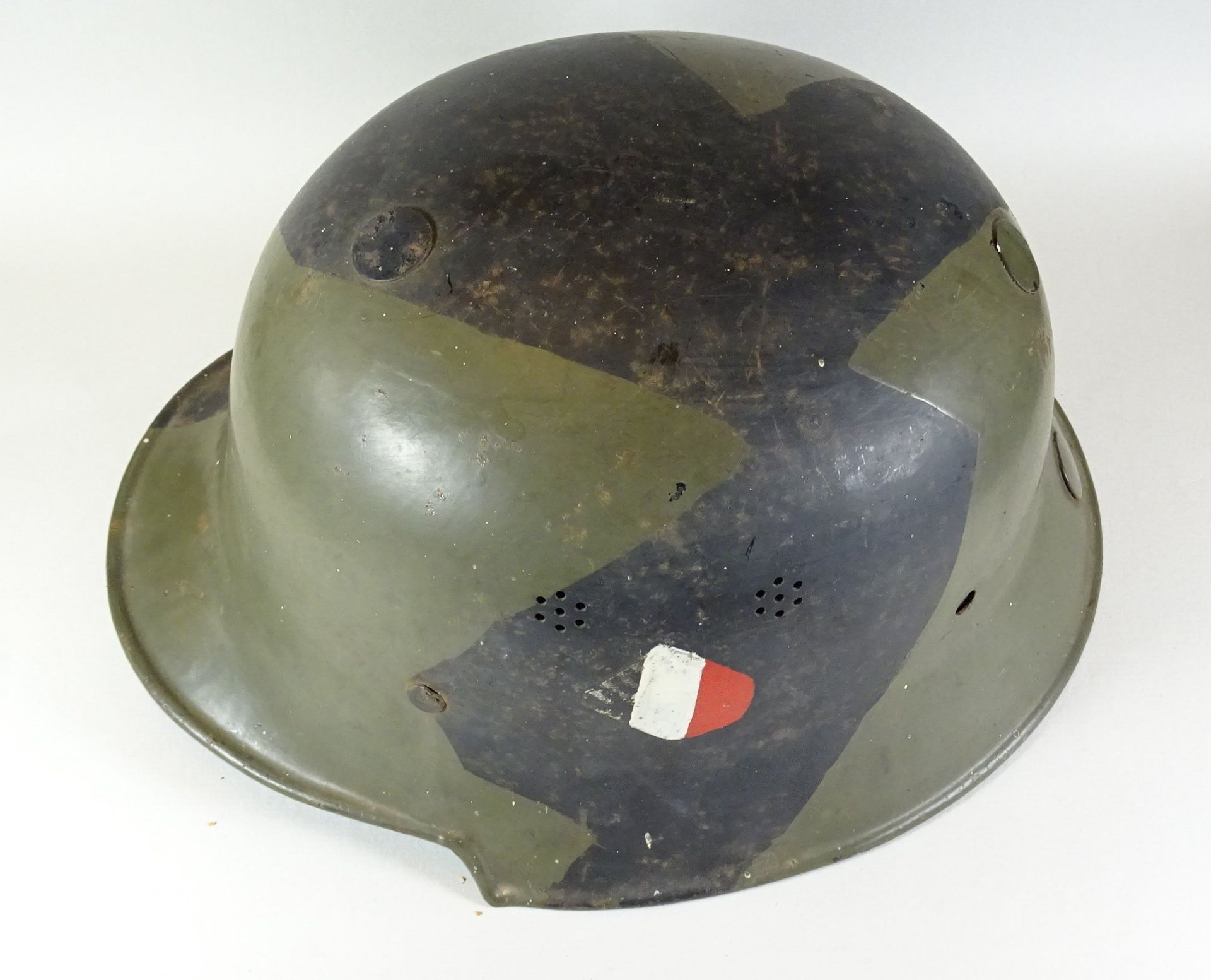 2.WK Stahlhelm innen gestempelt, DRP Thale K?, seitlich SS Abzeichen (nicht vorschriftmäßig) mögl.H - Bild 4 aus 6