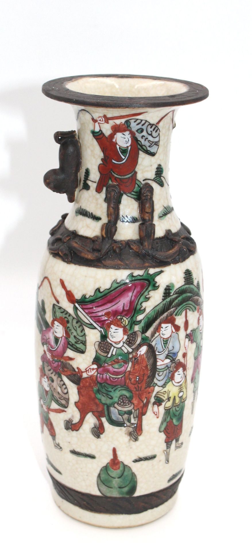 hohe Vase, Japan, Kriegerszenen, gemarkt, 1x Handhabe fehlt (aber restauriert), H-29cm.