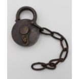 altes Vorhängeschloss, gemarkt "F.Sengpiel's Patent", ohne Schlüssel, ca. L-10cm.