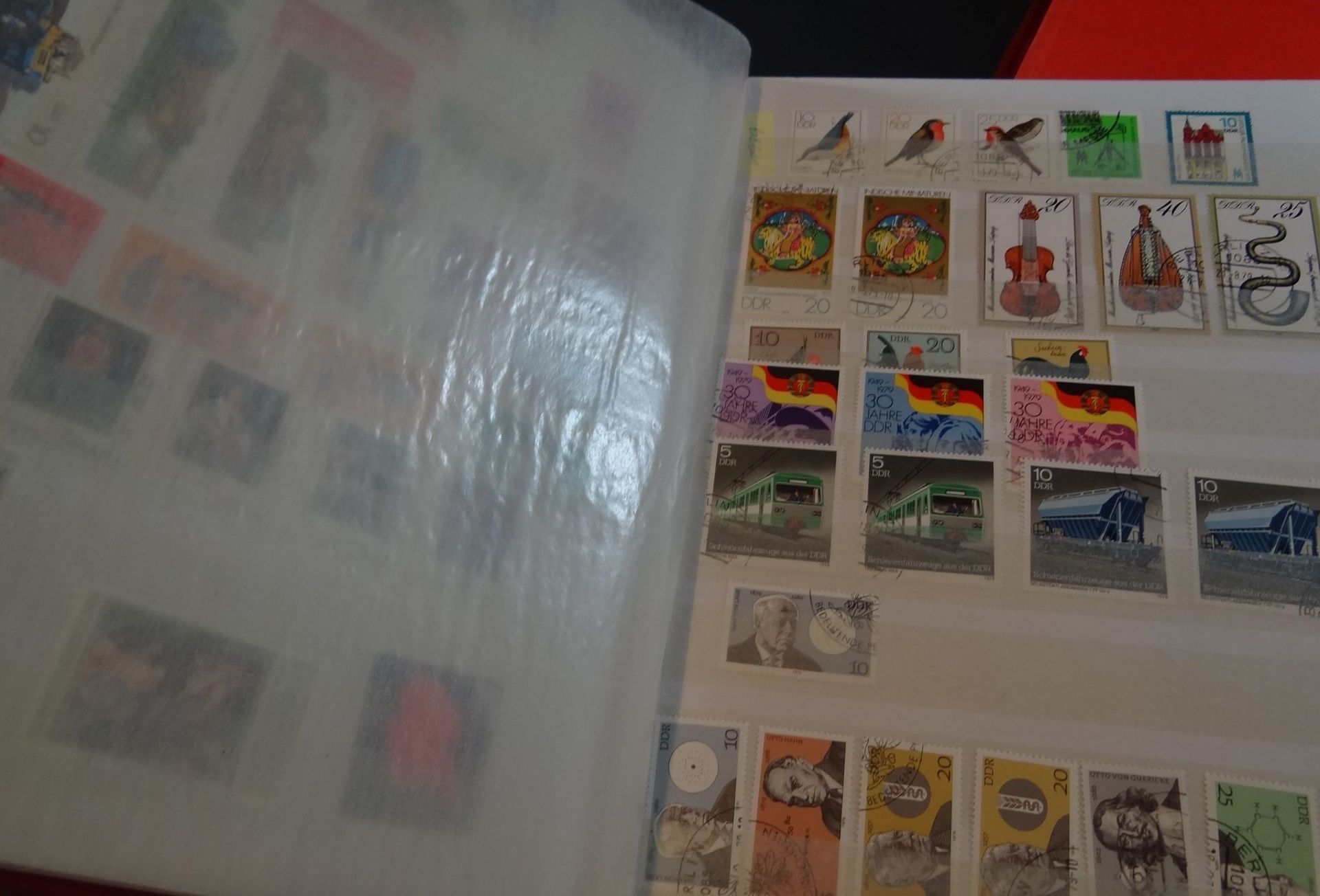 Lot Briefmarkenalben, hpts. DDR, tw. postfrisch und gut gefüllt, auch etwas BRD - Bild 13 aus 18
