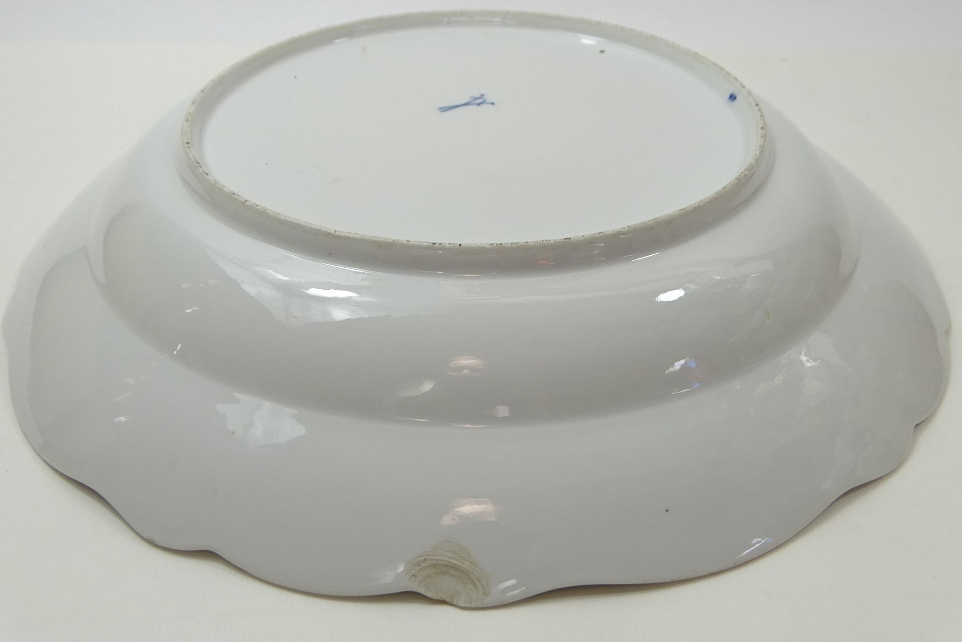 Große Schale, Meissen, Zwiebelmuster, Ø 35 cm, H. 5,5 cm, Unterseite mit Abplatzer - Bild 5 aus 5