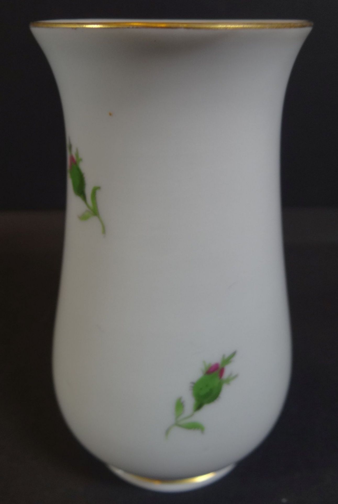kl. Vase "Meissen", rote Rose, 2.Wahl, H-10,5 cm - Bild 2 aus 3