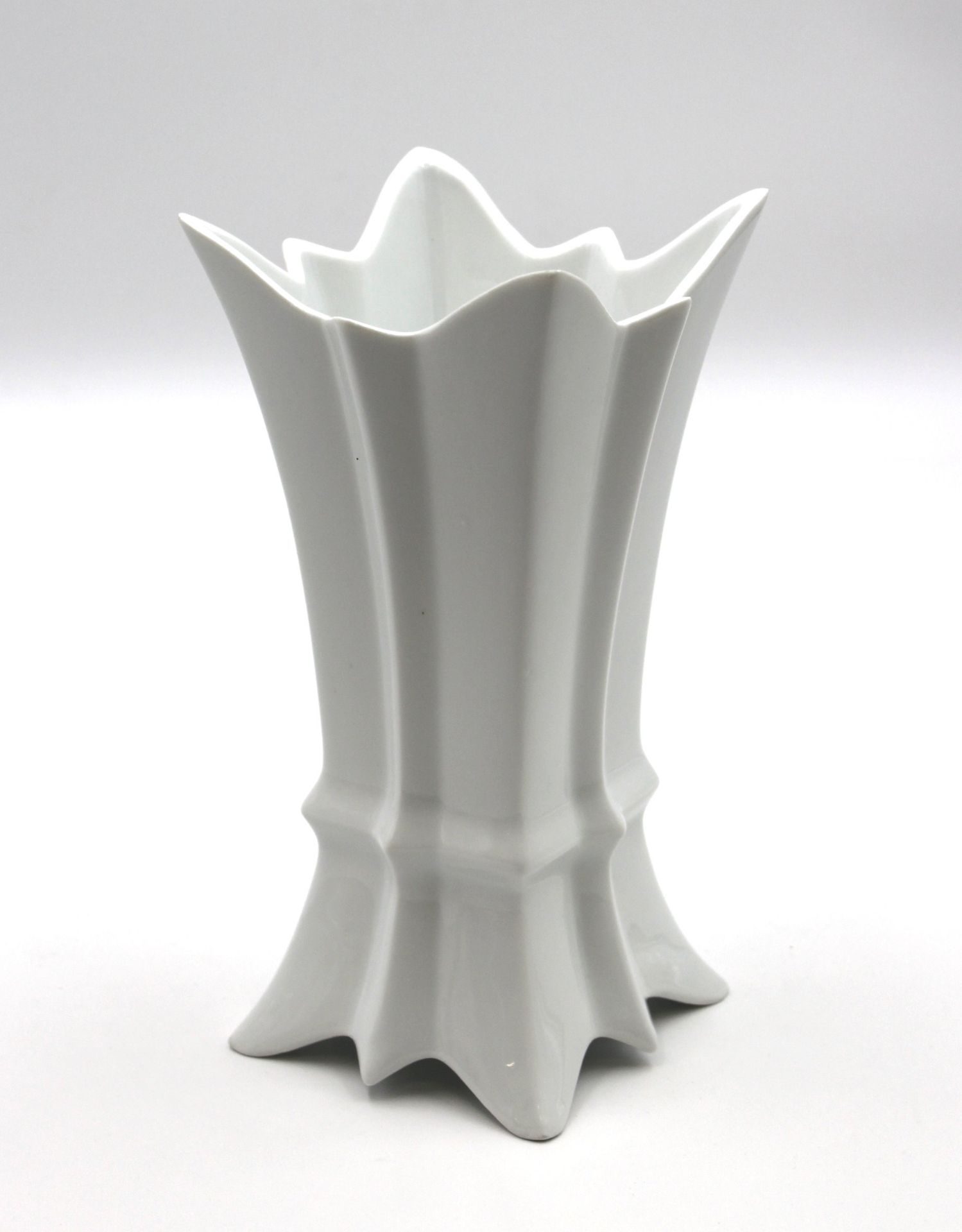 Vase, Gerold, Weißporzellan, 1x an Ecke min. Chip, H-21,5cm.