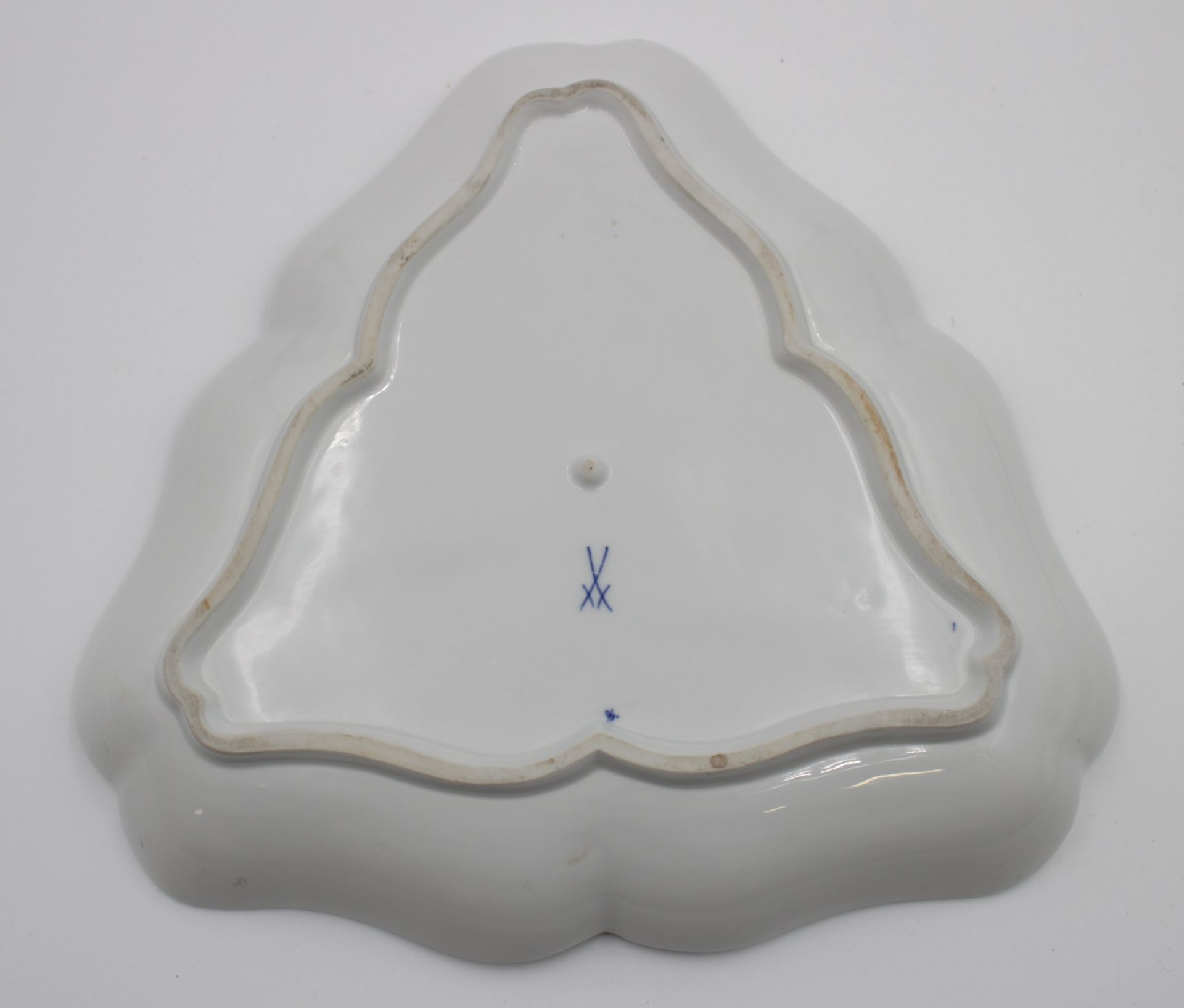 3eckige Schale, Meissen Schwertermarke, Zwiebelmuster, 2 Schleifstriche, H-4cm, 26,5 x 28cm. - Bild 3 aus 4