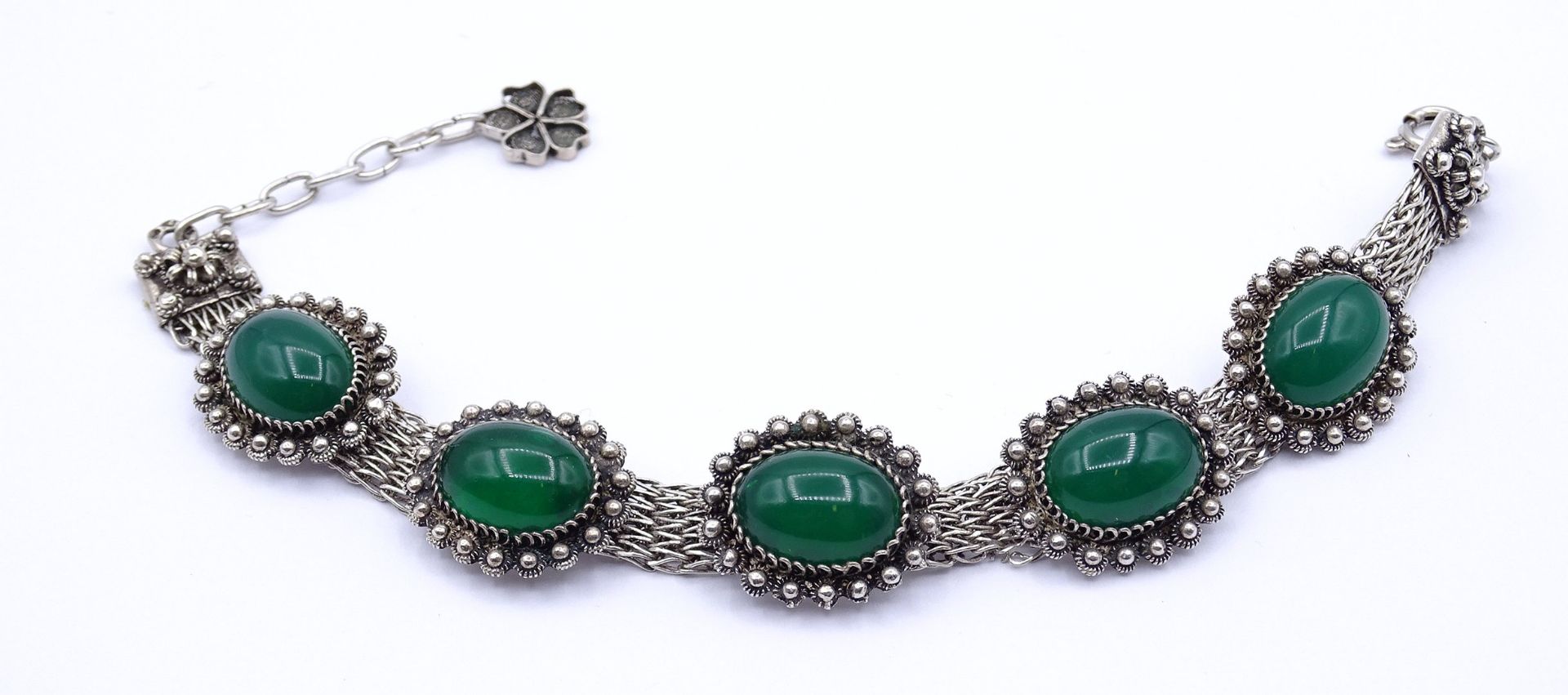 Armband mit 5 grünen Cabochons, Silber 0.800, L. 17 - 20cm, 24,4g. - Bild 2 aus 3