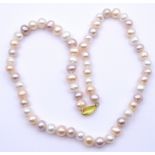 Perlen Halskette mit Steckschließe,L. 46cm, 32,6g.