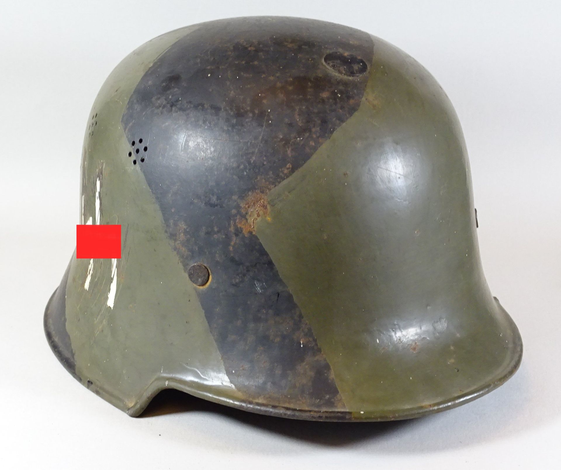 2.WK Stahlhelm innen gestempelt, DRP Thale K?, seitlich SS Abzeichen (nicht vorschriftmäßig) mögl.H - Bild 2 aus 6