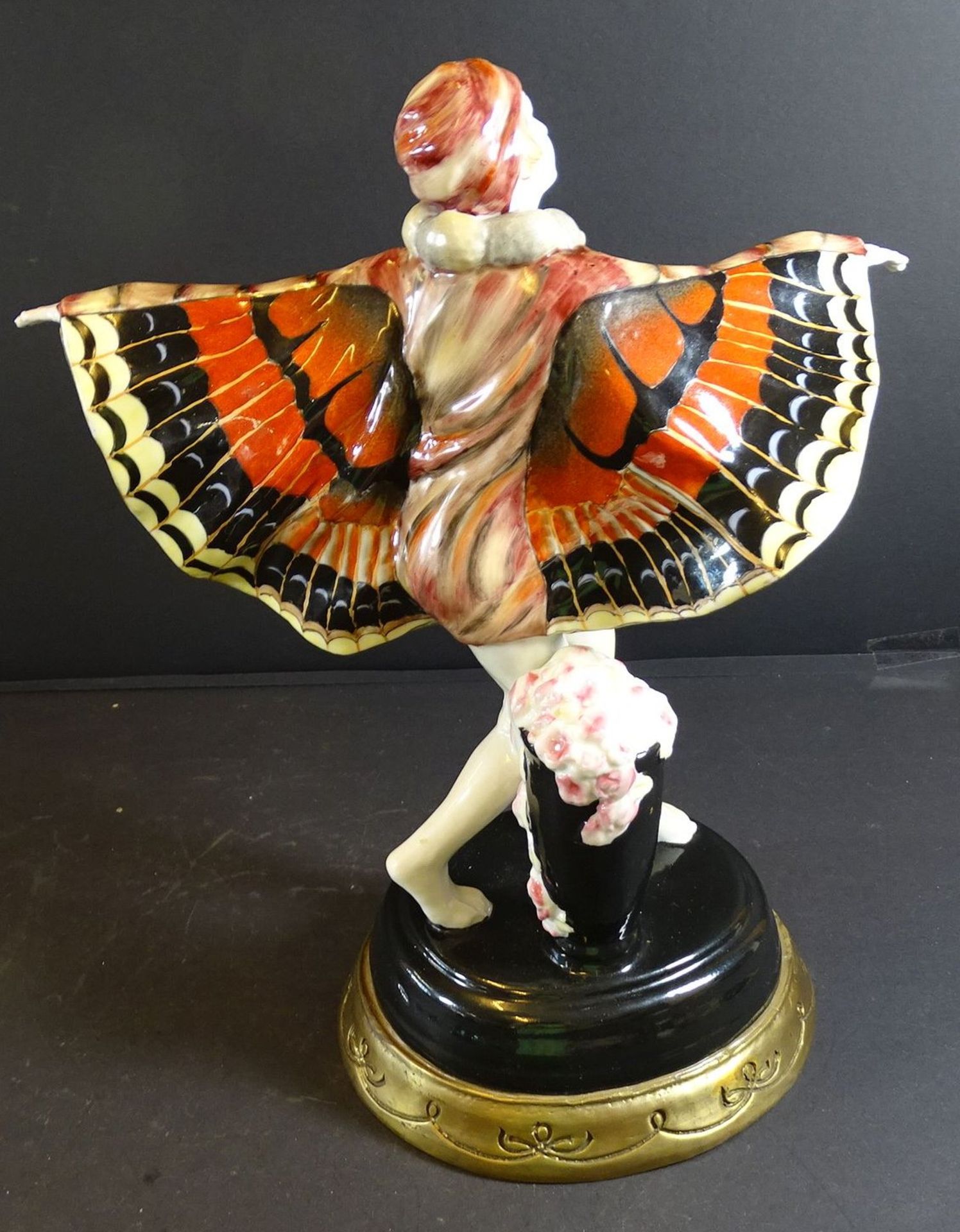 Tänzerin im Art Deco Stil, gemarkt "Goldschneider" ??,Standring aus Bronze,  H-26 cm, B-22 cm - Bild 3 aus 6