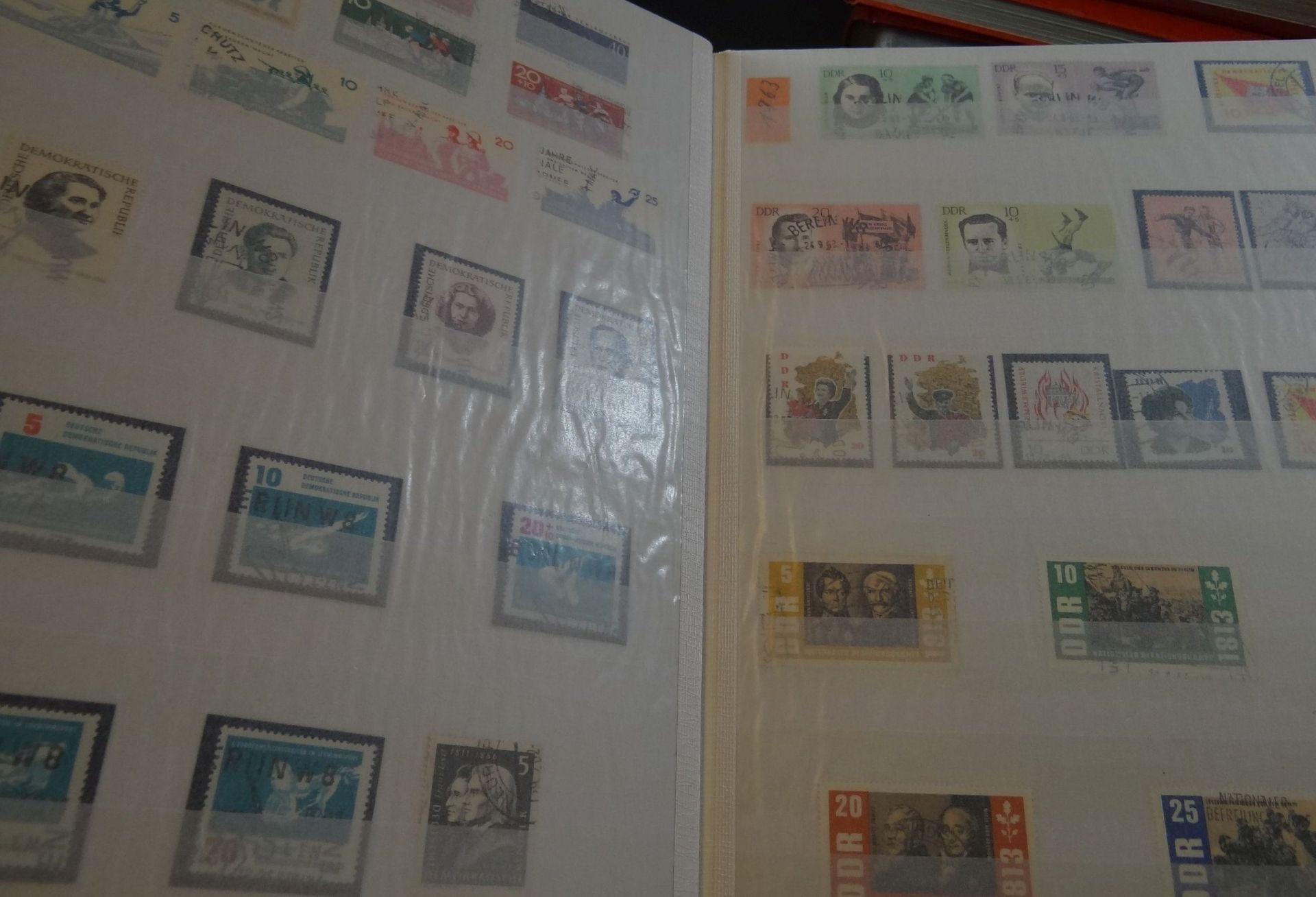 Lot Briefmarkenalben, hpts. DDR, tw. postfrisch und gut gefüllt, auch etwas BRD - Bild 9 aus 18