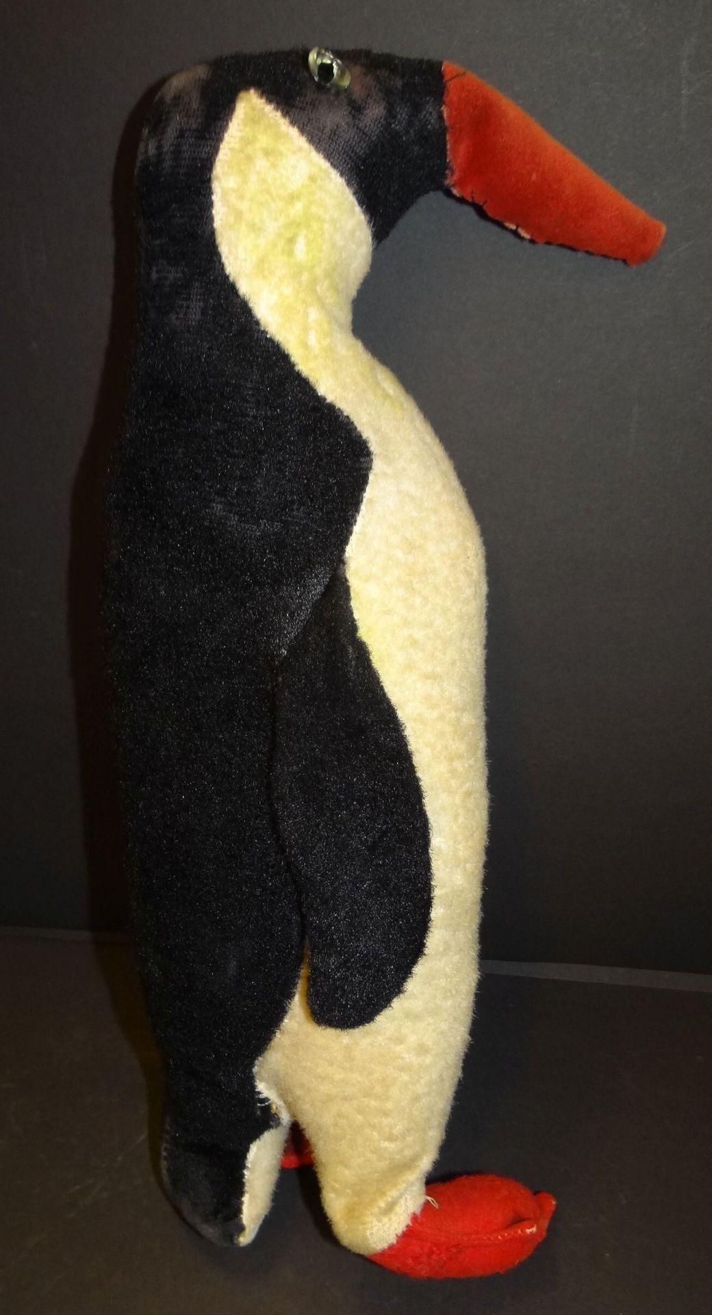 gr. alter Pinguin, hart gestopft, wohl Hermann, bespielt, ca. 40 cm - Bild 4 aus 4