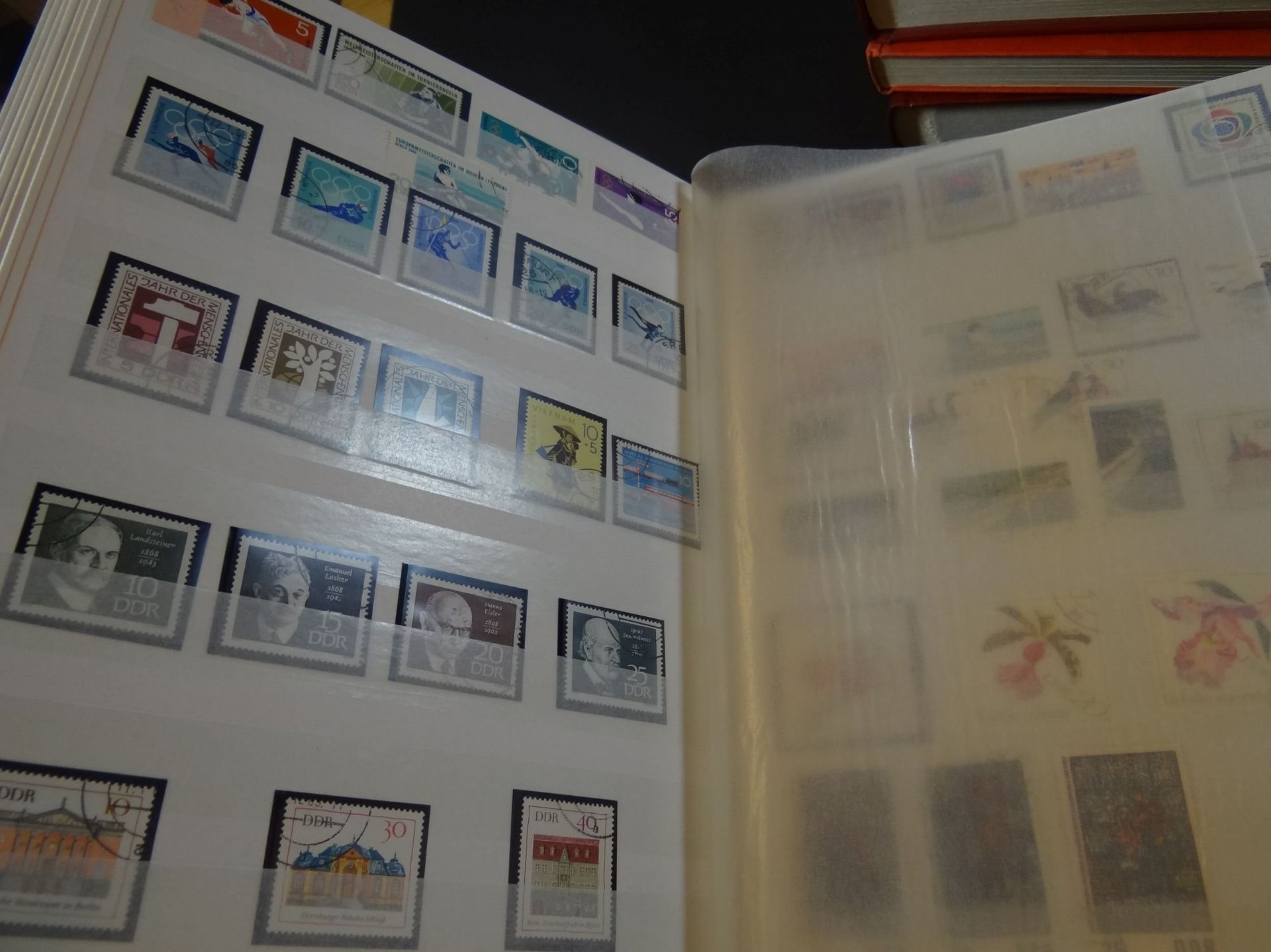 Lot Briefmarkenalben, hpts. DDR, tw. postfrisch und gut gefüllt, auch etwas BRD - Bild 10 aus 18