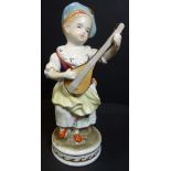 Porzellanfigur "Royal" Lautenpielerin, handbemalt, H-16 cm,