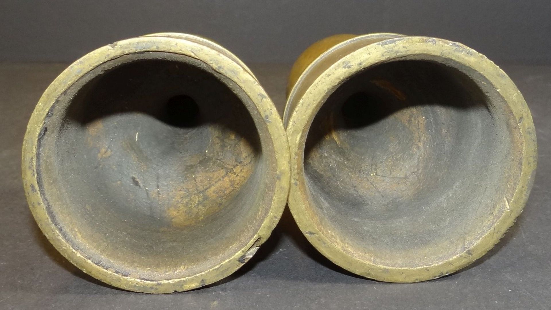 2 massive Bronze Kugeln auf Stand, Zweck?, H-14 cm - Bild 3 aus 4