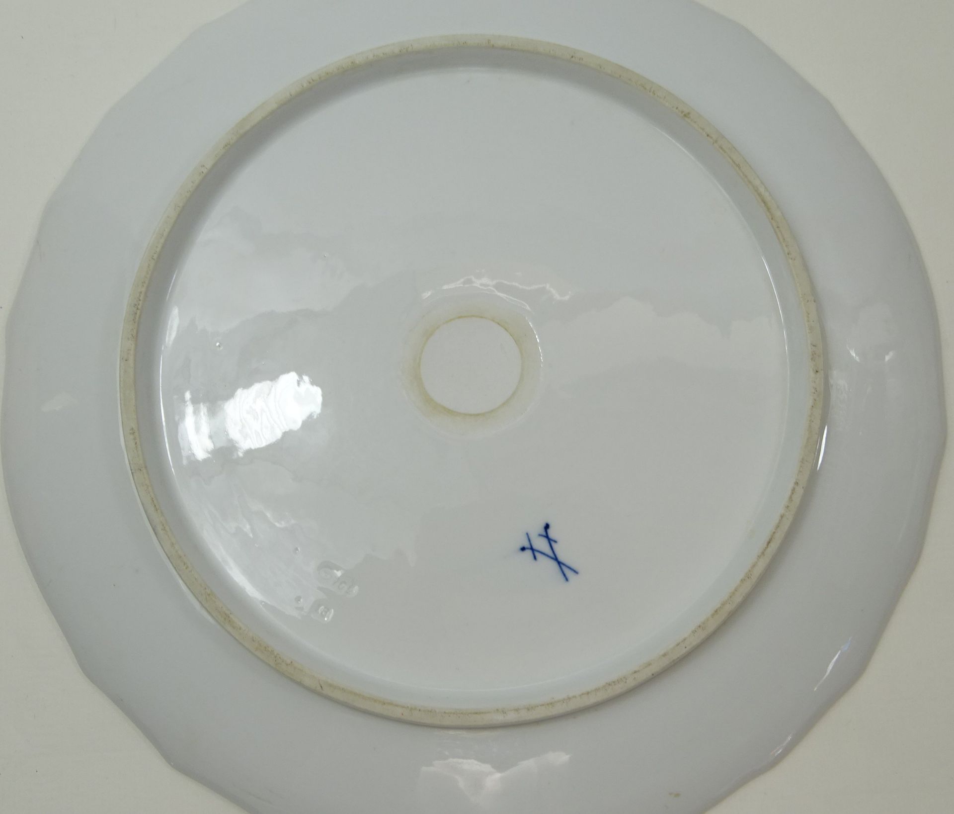 Kuchenplatte, Meissen, Zwiebelmuster, Ø 33 cm, leichte Altersspuren - Bild 3 aus 5