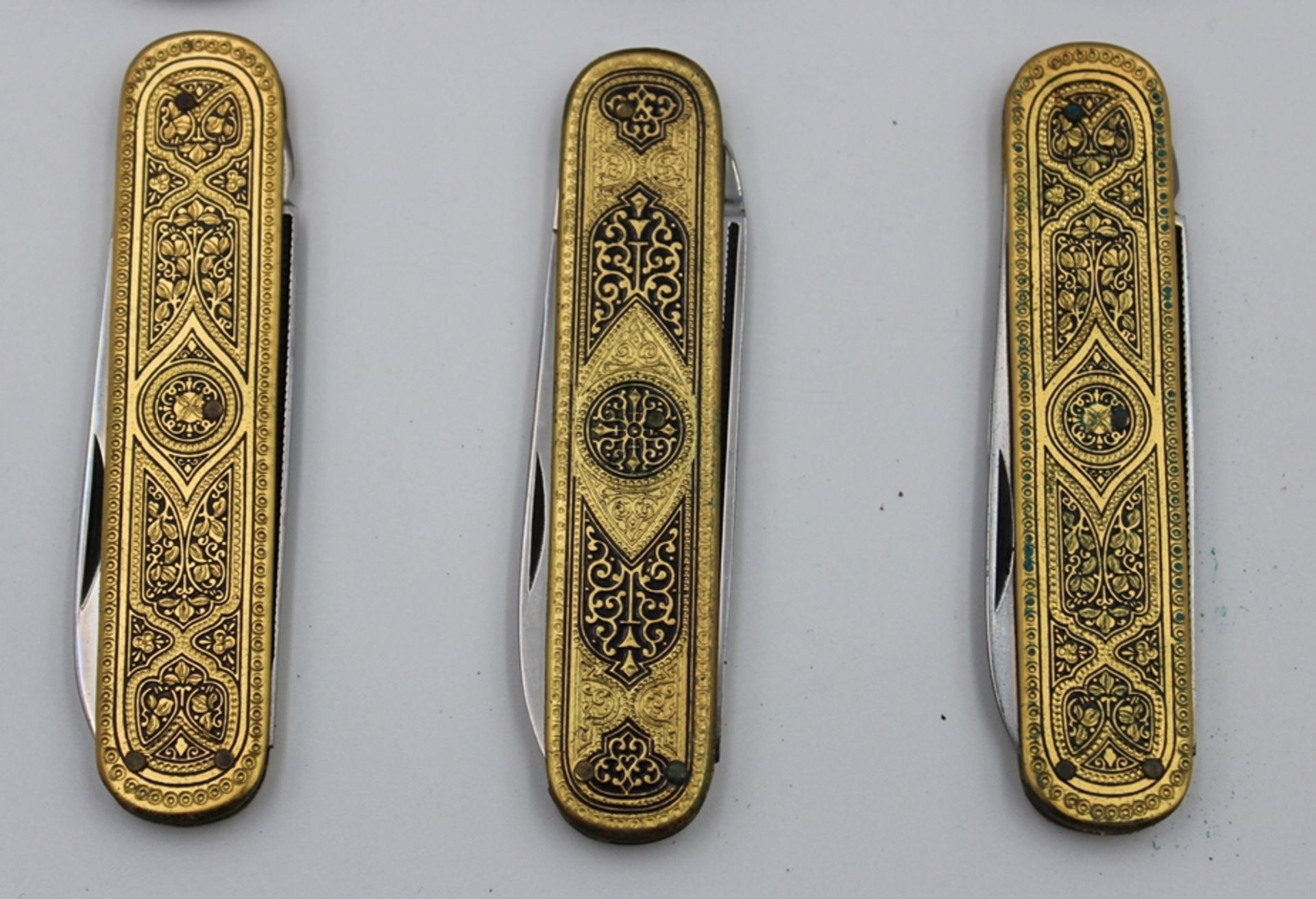 3x kl. Taschenmesser, Aug. Müller, goldfarben, L-8>14cm. - Bild 3 aus 5
