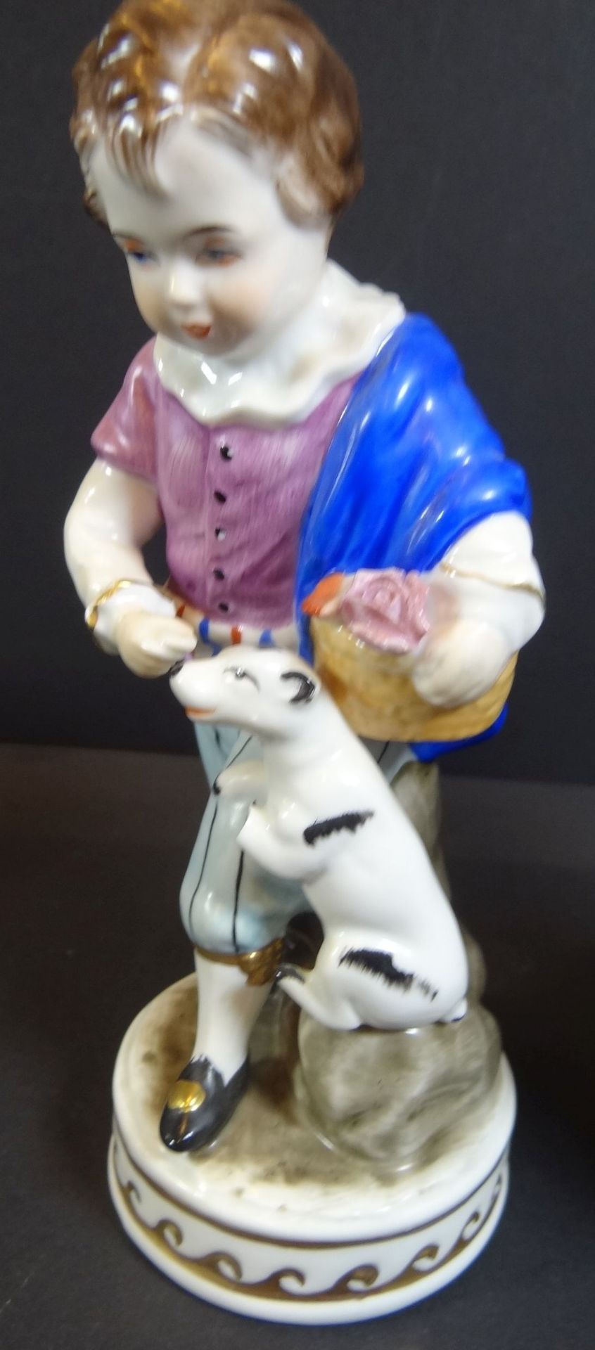 Porzellanfigur "Royal" Kinderpaar mit Tieren, handbemalt, H-16 cm, - Bild 3 aus 5