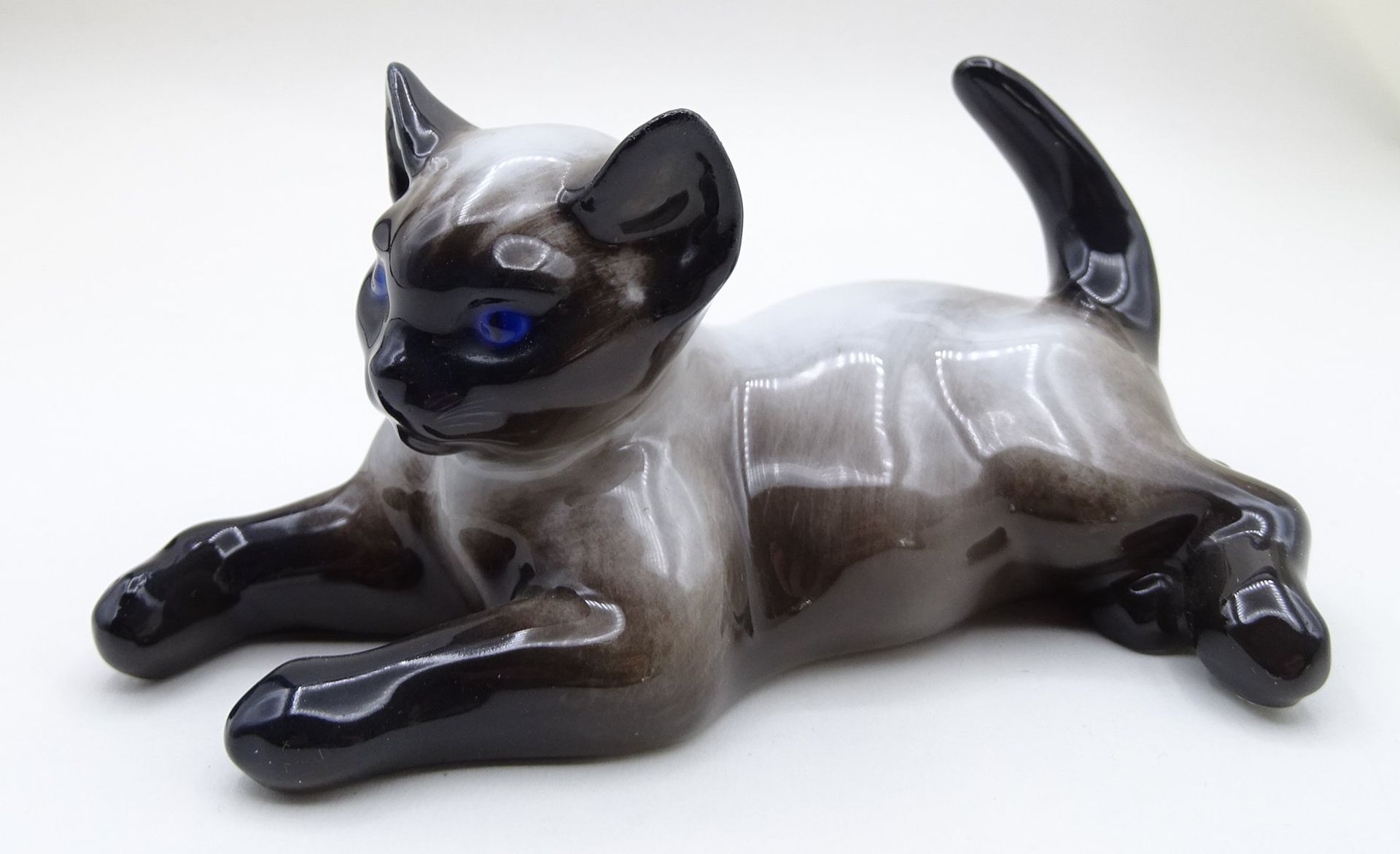 liegende Siam Katze "Rosenthal" Fritz Heidenreich, Mod. Nr. 1907, L. 13cm