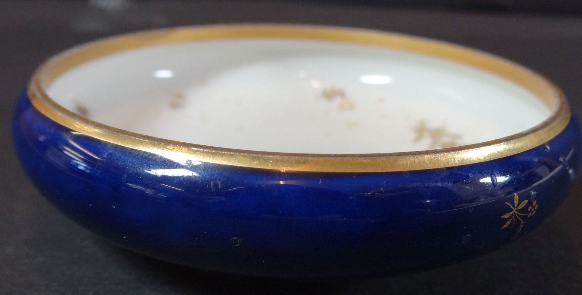 kl. Schälchen "Sevres" kobalt mit gold, H-1,5 cm, D-9 cm - Image 3 of 5