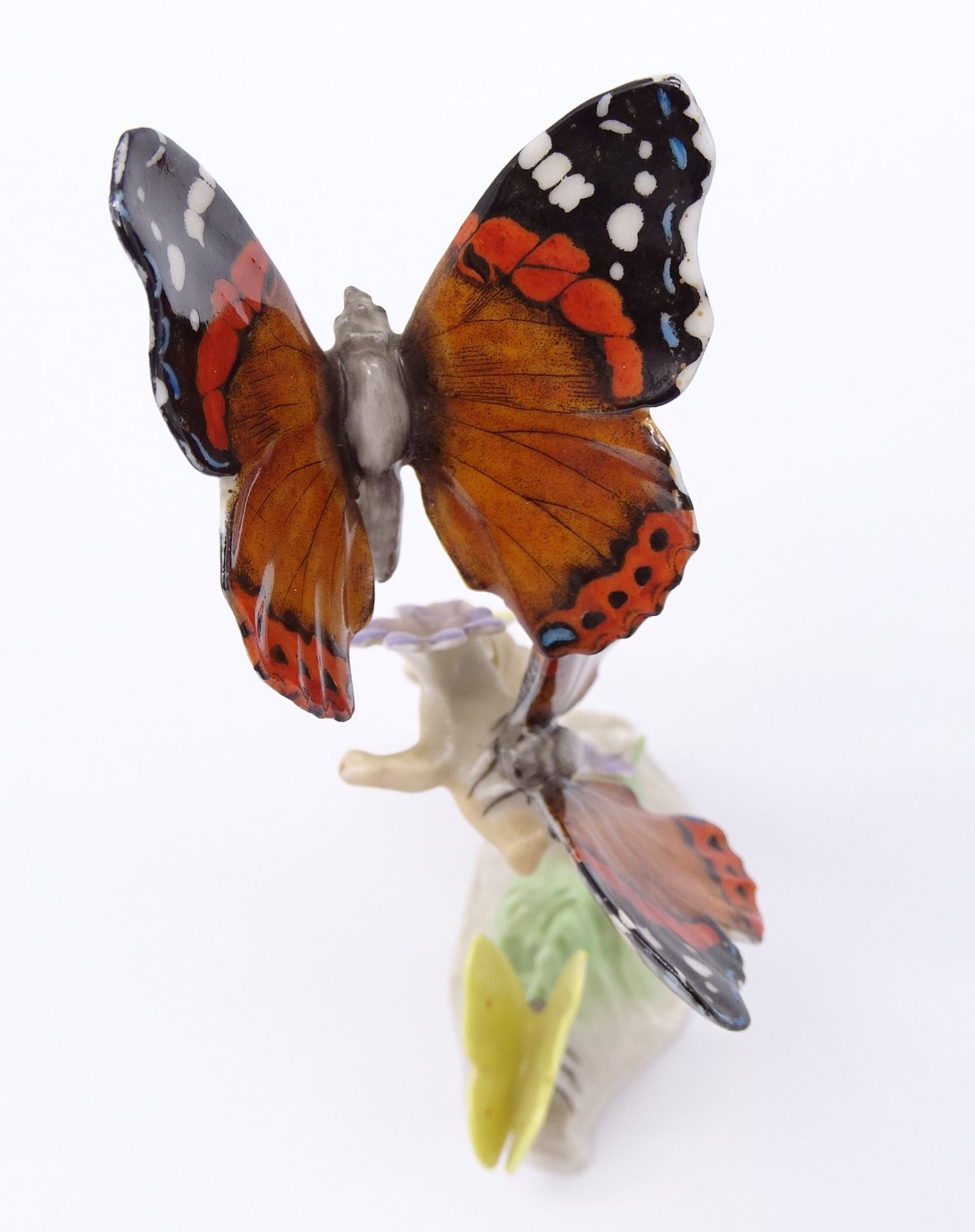 Lorenz Hutschenreuther Figur, Schmetterlinge, Entwurf Hans Achtziger, H. 14,5cm - Image 3 of 8