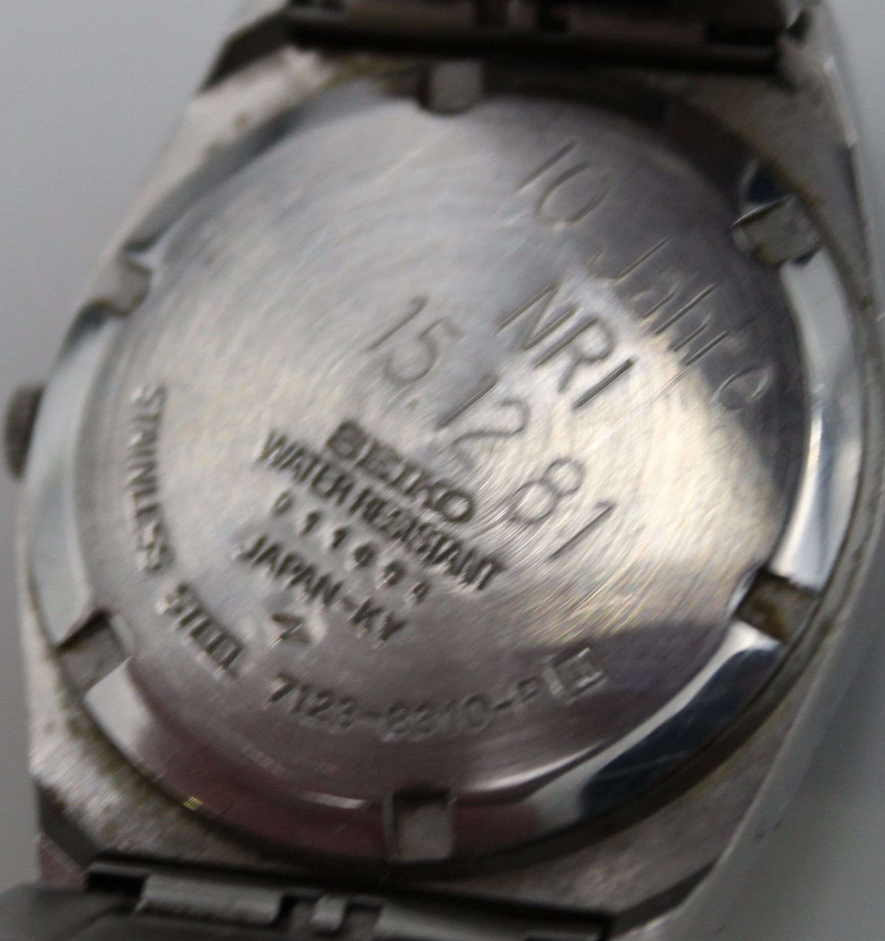 Herren-Armbanduhr, Citizen Quarz, D-3,5cm, Tragespuren, orig. Box. - Bild 4 aus 4