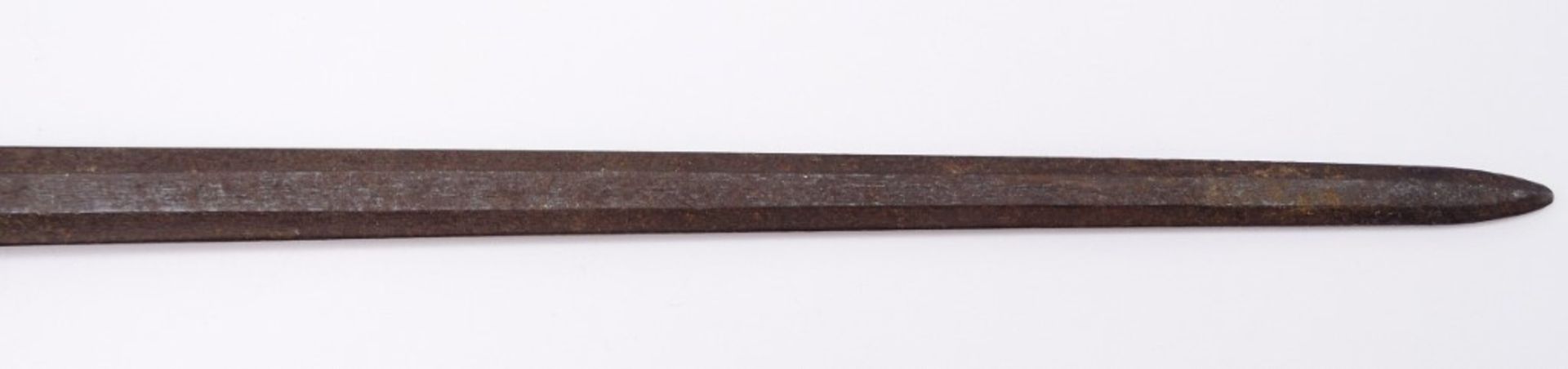 Altes Bajonett mit Holzgriff, L. 56, starke Altersspuren - Bild 6 aus 6