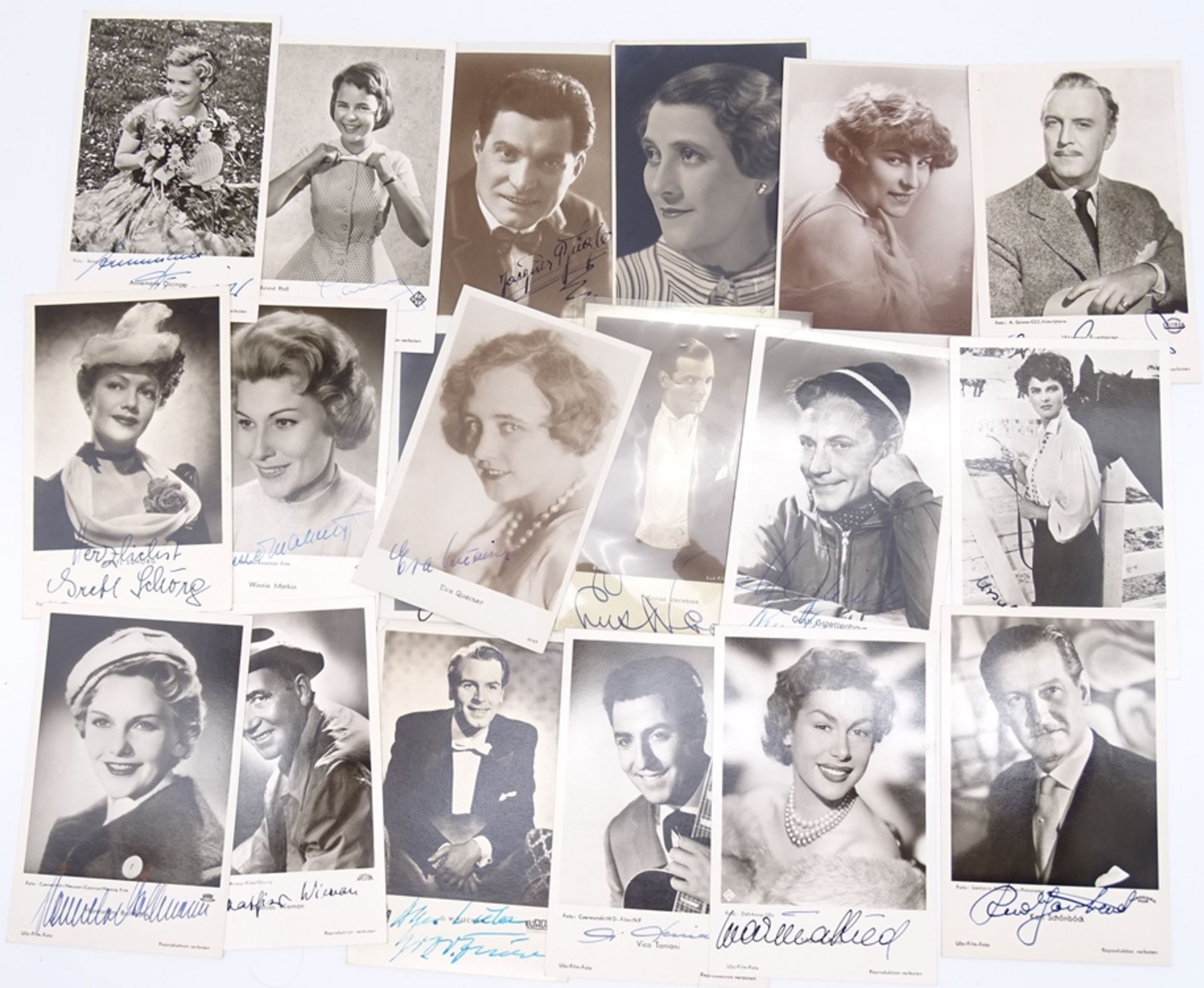 19 signierte Autogrammkarten deutscher Filmstars um 1950, teilweise leichte Altersspuren