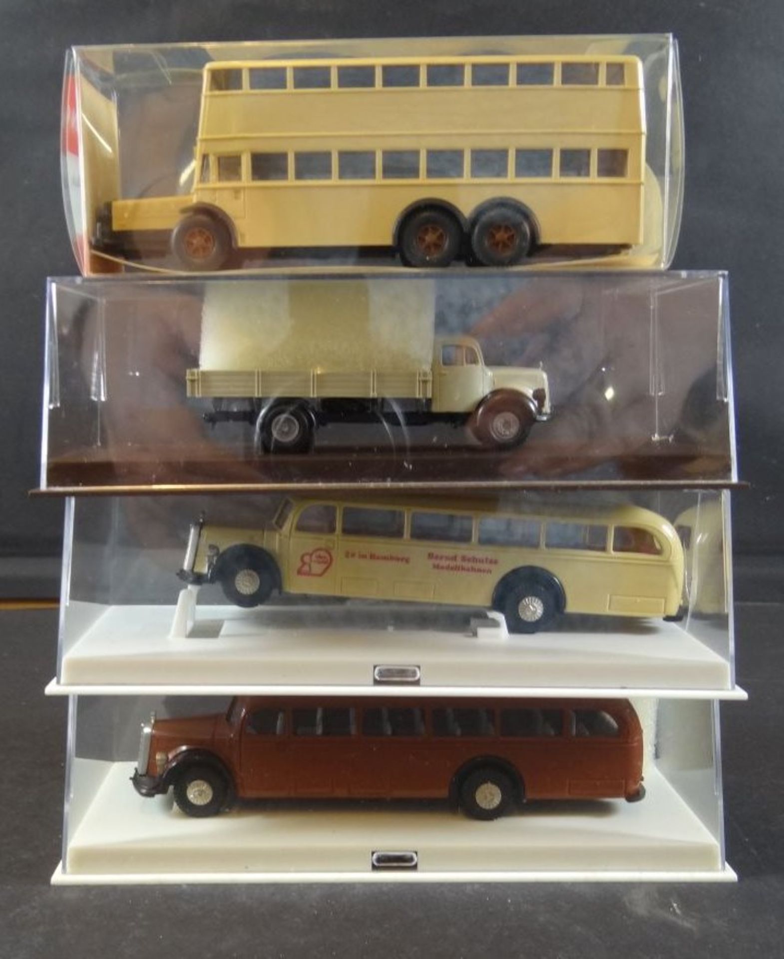 Karton mit 9 Modellautos bzw. Bussen, LKW, hpts. Wiking, tw. boxed - Bild 2 aus 8