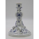 Leuchter oder Stand, Meissen, Schwertermarke, 3 Schleifstriche, H-18cm.