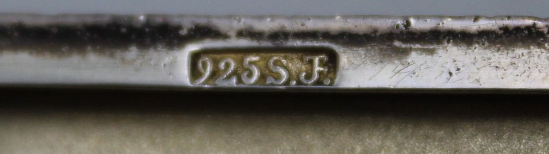 Zigaretten-Etui, 925er Silber, innen Gravur "AEG-SIA" und undeutl. Ritzgravuren, 123gr., ungeputzte - Bild 5 aus 6