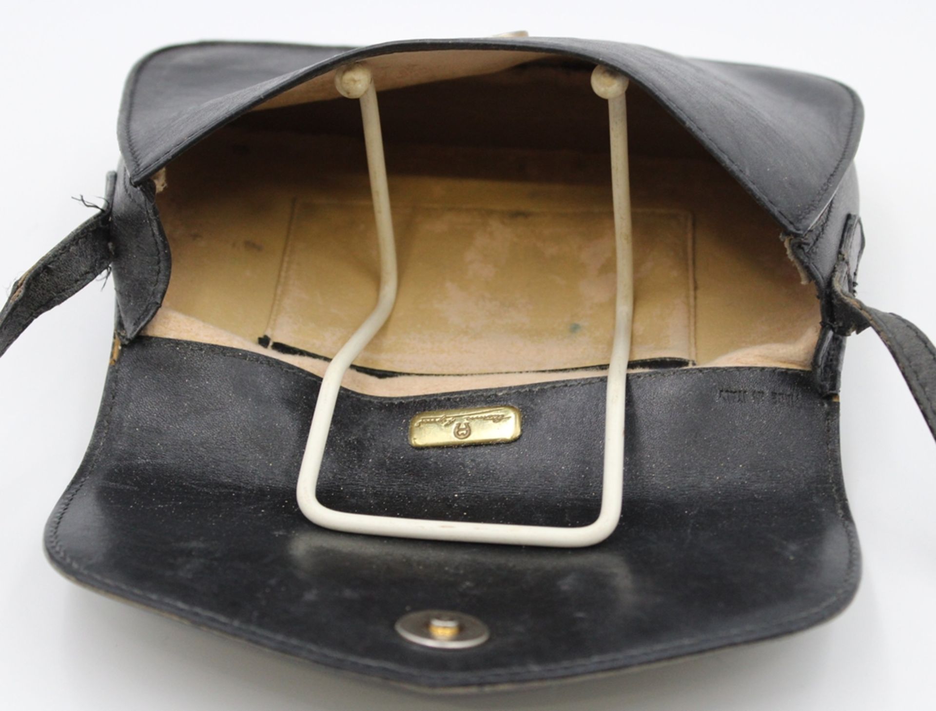 Damenhandtasche, Aigner, strake Tragespuren, 15,5 x 20cm. - Bild 4 aus 7