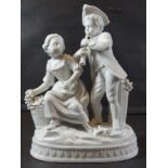 Junges Paar mit Flöte und Traubenkorb "Dresden"Potschappel, weiss, H-17 cm, B-14 cm