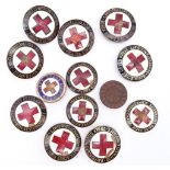 12 Emaille-Anstecker "Bayrische Schwesternschaft", Deutsches Rotes Kreuz, 1 x mit Herstellernamen, 