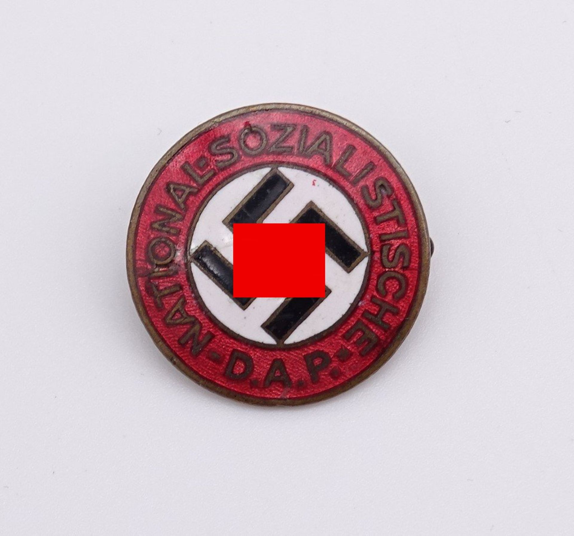 NSDAP Mitgliedsabzeichen, Deschler u. Sohn, München, Emailleschäden