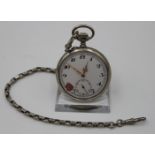 Herren-Taschenuhr an Kette, Kronenaufzug (defekt), Ziffernblatt beschädigt, D-5cm.