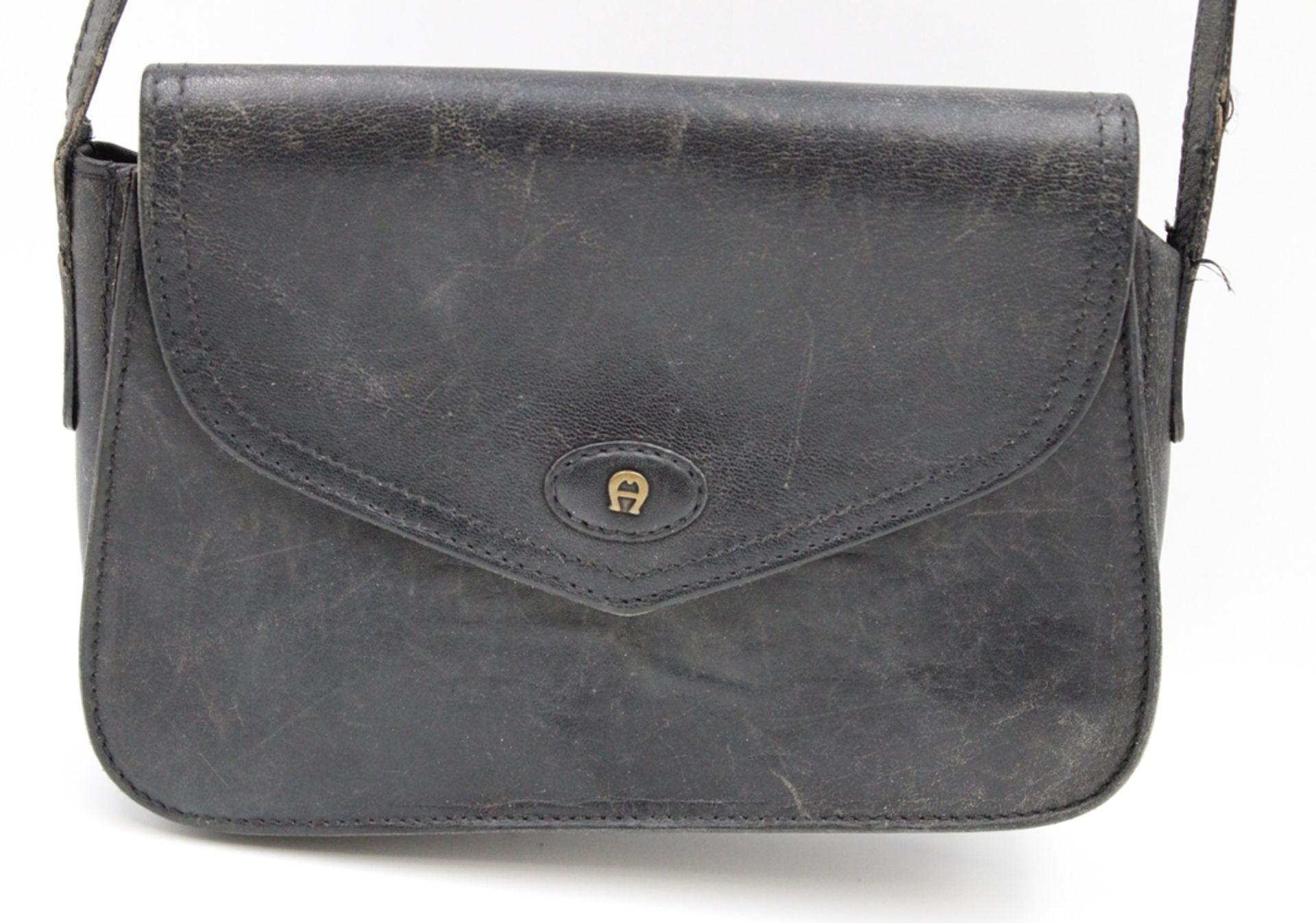 Damenhandtasche, Aigner, strake Tragespuren, 15,5 x 20cm. - Bild 2 aus 7