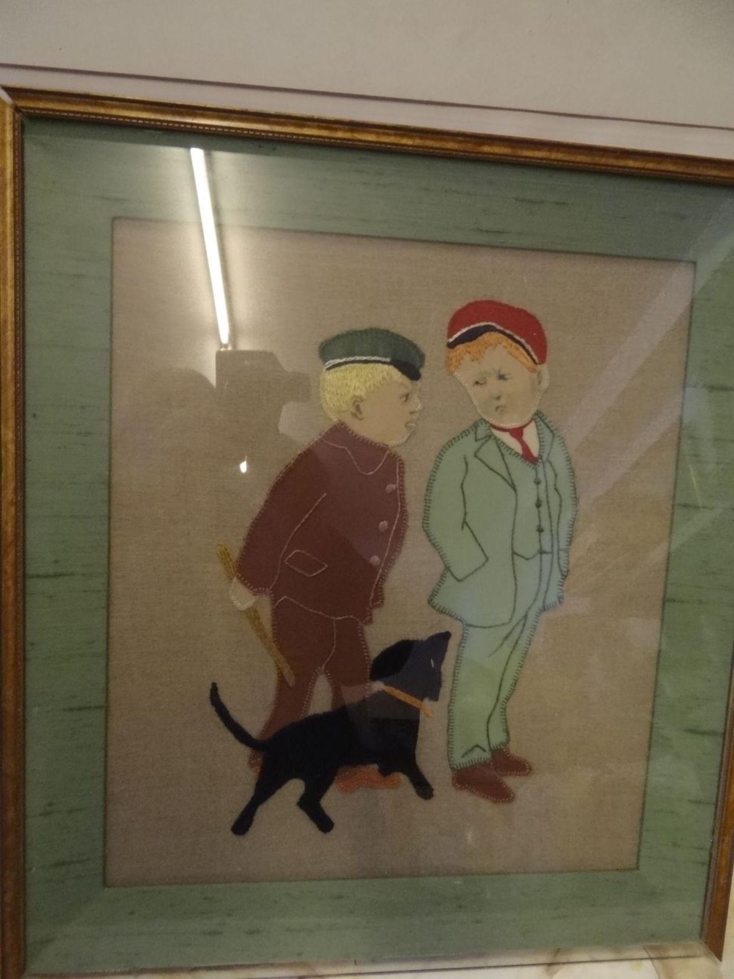 Stickbild "2 Studenten mit Hund" in Glasrahmen, 50x45 cm - Image 2 of 4