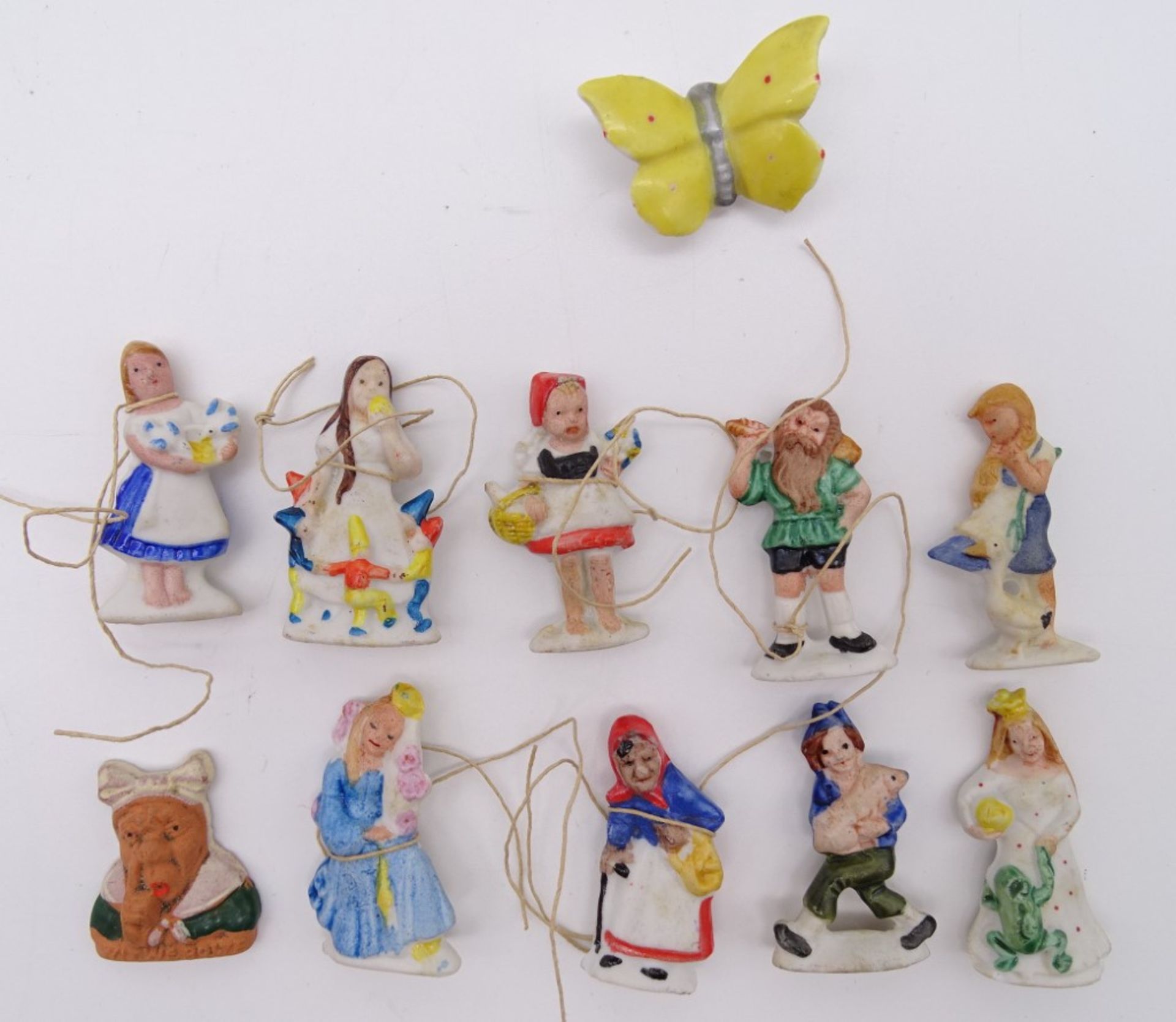 Konvolut WHW, Märchenfiguren, Glasanhänger, Vogelanstecker auf Originalunterlage, 2 Märchenfiguren  - Bild 5 aus 12