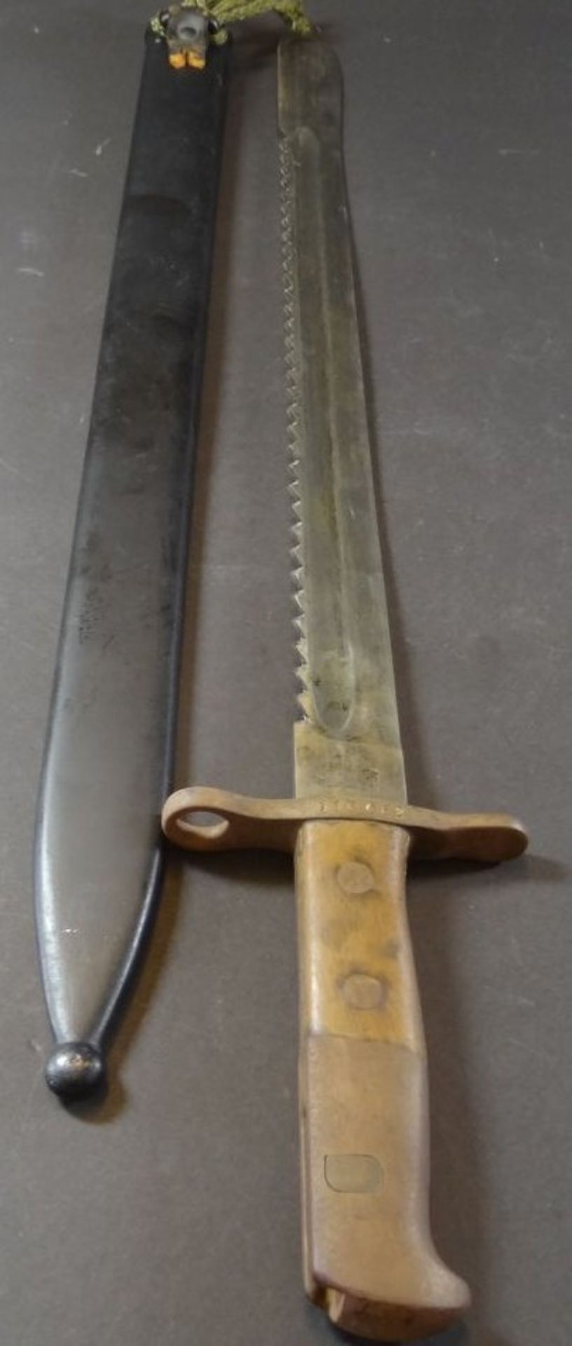 langes Schweizer Seitenwehr mit Säge-Klinge und Metallscheide "Waffenfabrik Neuhausen", L-63 cm, 19 - Bild 10 aus 12