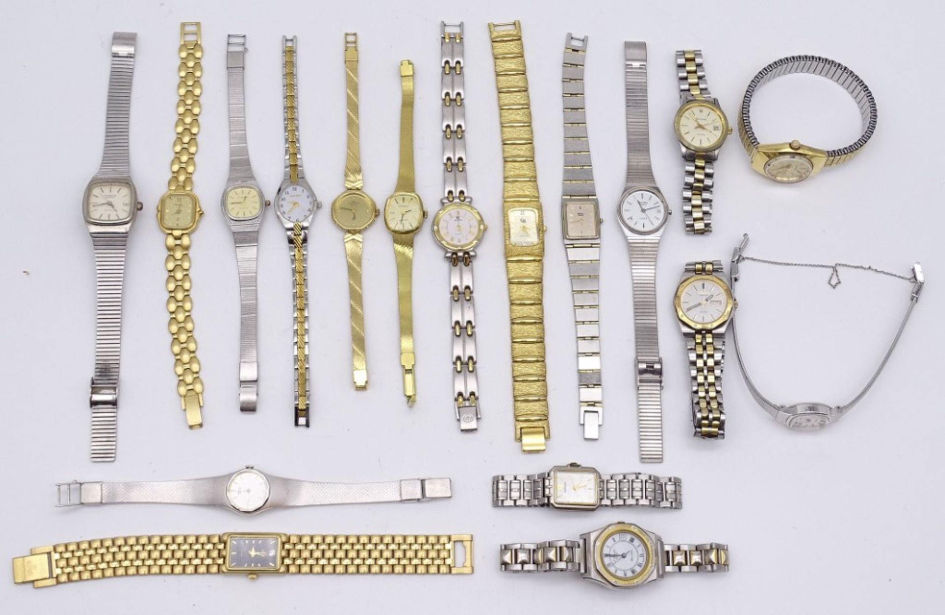 Großes Konvolut Damen Armbanduhren, Bulova,Citizen, Dugena,Seiko etc. Quartzwerke, Funktionen nicht