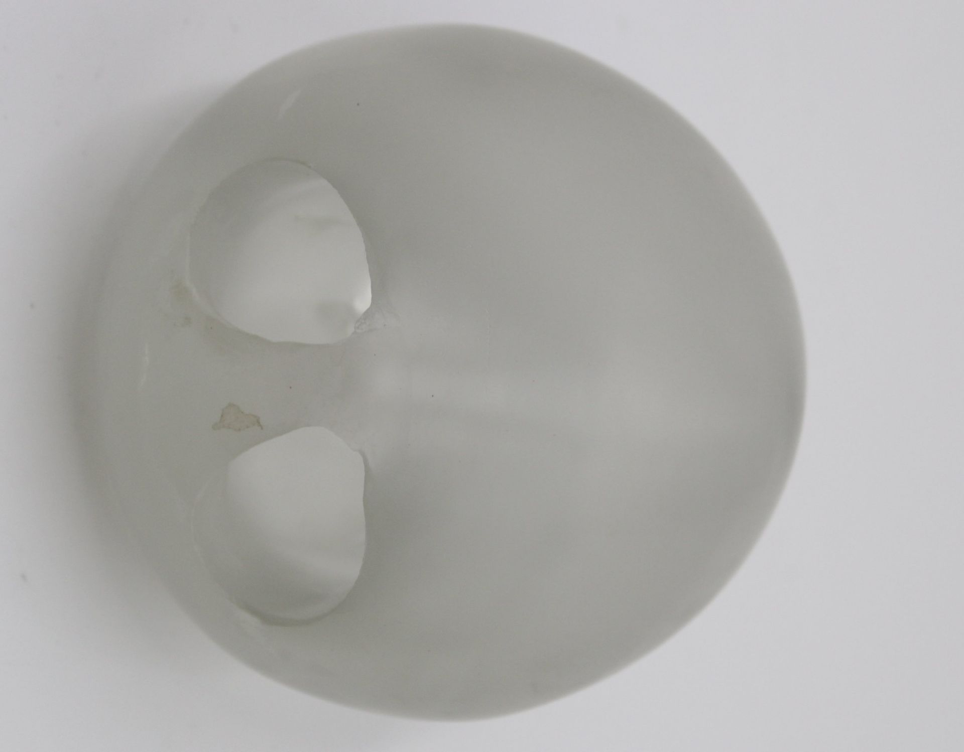 kugelförmige Plastik , Schutz des ungeborenen Lebens, signiert Kristian Klepsch, farbloses Glas, fo - Bild 3 aus 3