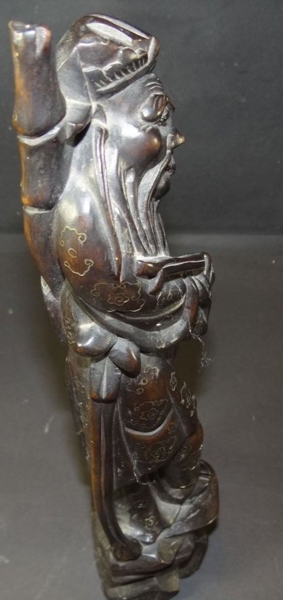 Holzschnitzerei, chinesischer Gelehrter, mit Silber?-Einlagen, H-32 cm - Bild 7 aus 8