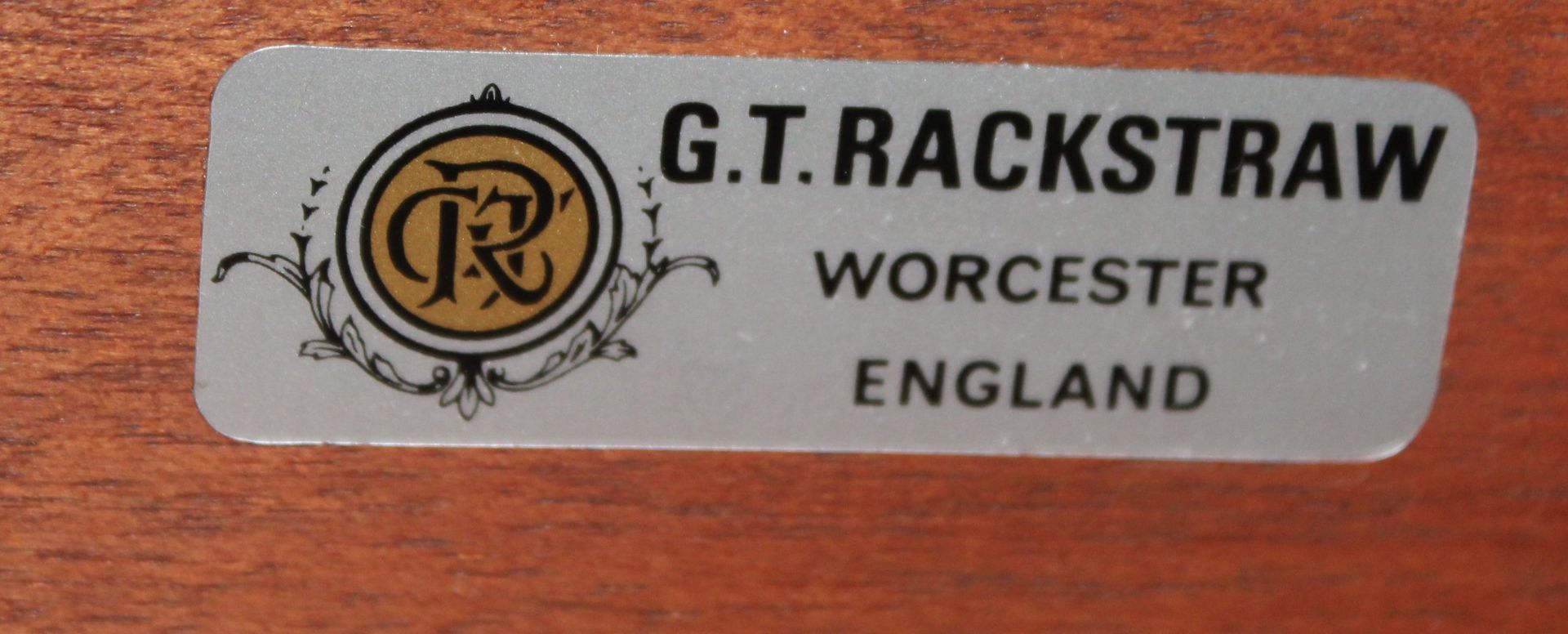 2x Beistelltische, Bez. "Rackstraw Worcester England", je mit Rollen, H-57cm B-50cm T-50cm. - Bild 2 aus 6