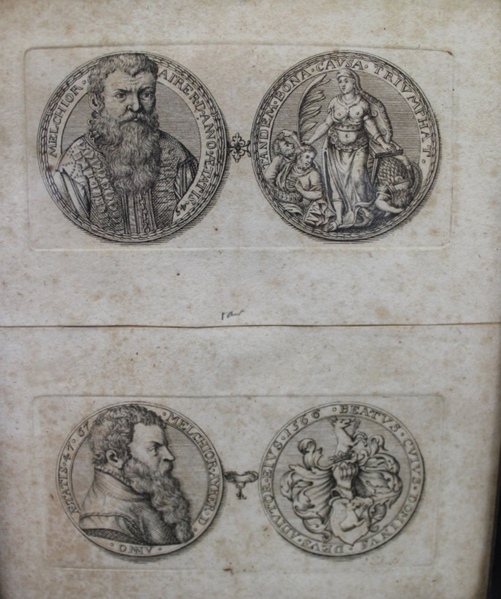 2x Darstellungen antiker Medaillen, wohl 18. Jhd., verso beschrieben, Altersspuren, ger. Glas, RG 1