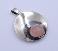 Designer Anhänger NE FROM Denmark, mit Rosenquarz, Sterling Silber 0.925, L. 4,6cm, 11,3g.