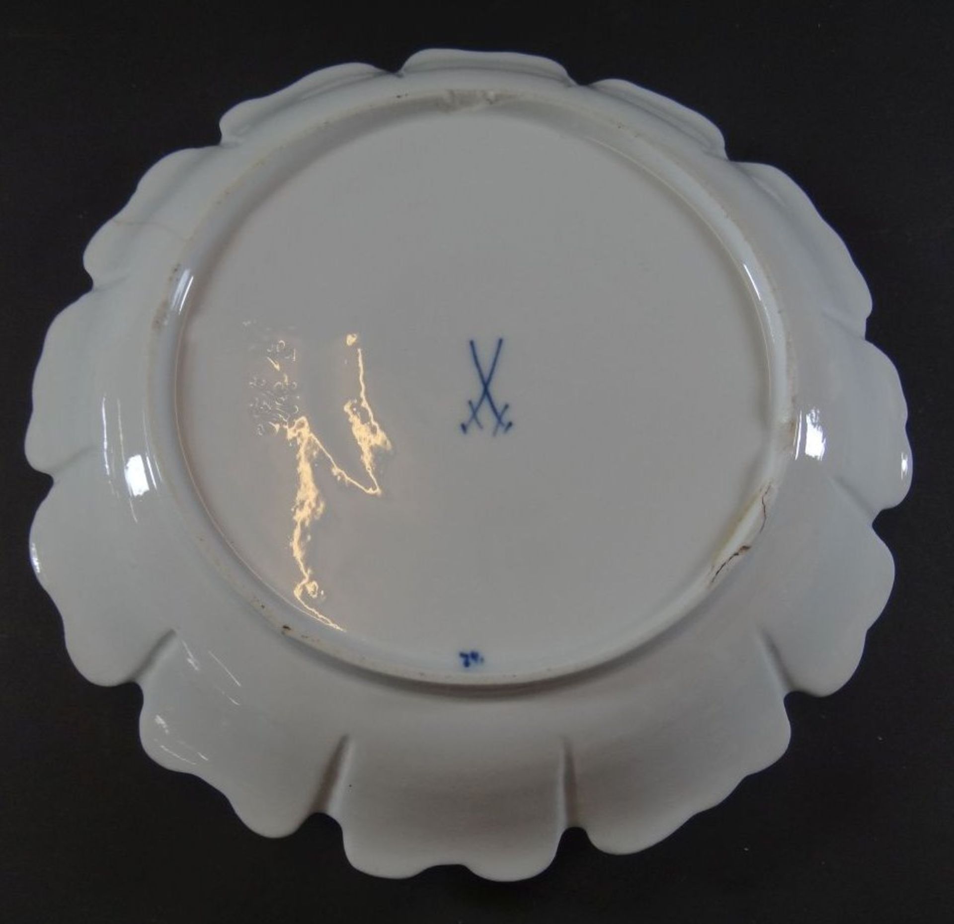 gr. Butterglocke "Meissen" Zwiebelmuster, 2x altrissig bzw. geklebt, , Standring Unterseite mit  Ch - Bild 6 aus 9