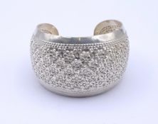 Breite Armspange in Sterling Silber 0.925, B. 4,6cm, 53,8g.