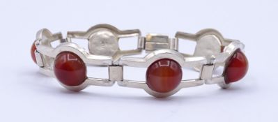 Silber Armband mit Halbedelsteinen, 1x geklebt, L. 19,5cm, Silber 0.835, 25,9g.