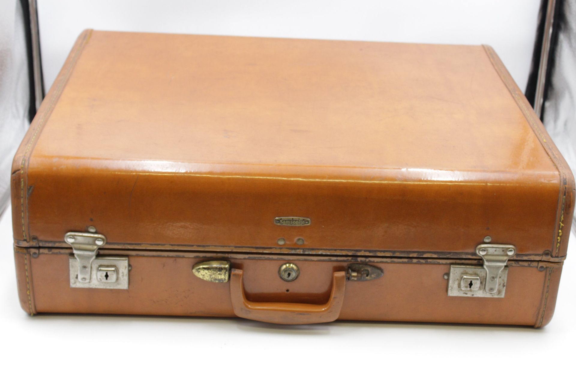 Koffer, Samsonite Luggage, Leder, wohl 40/50er Jahre, Gebrauchsspuren, ca. 49 x 62cm.