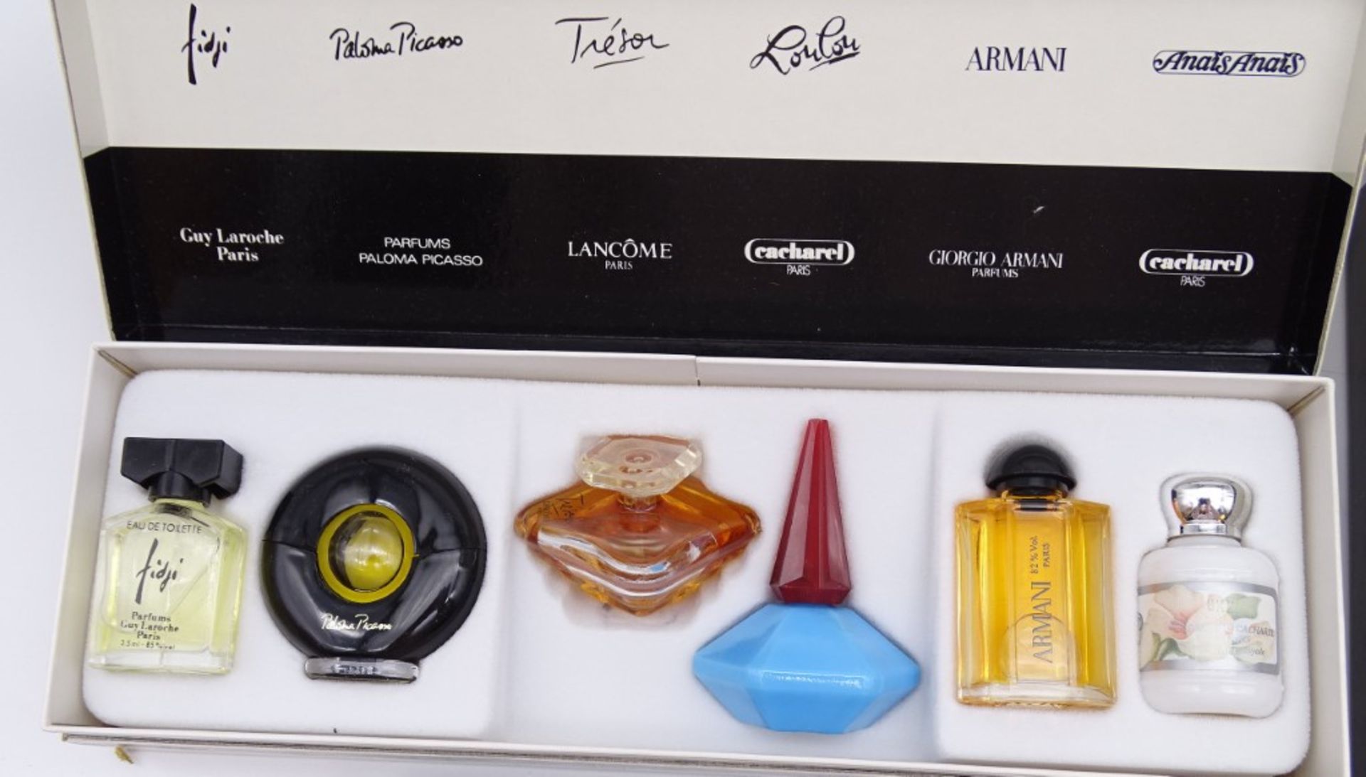 8 Schachteln mit Parfumminis, darunter Yves Saint Laurent, Dior, Lagerfeld, Estée Lauder, Elizabeth - Bild 10 aus 11