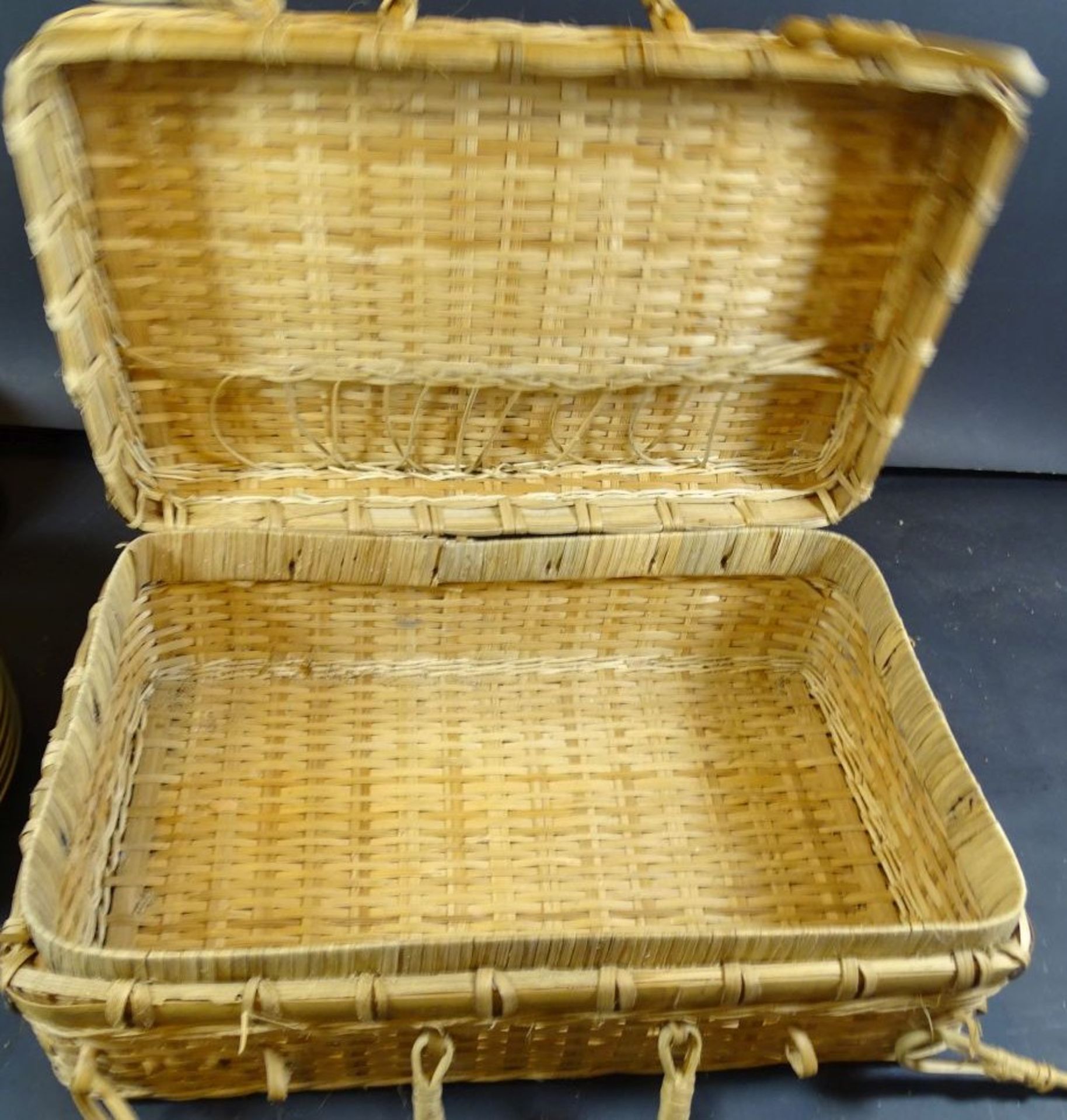 kl. Korb-Koffer, Picknickkorb, H-13 cm, 35x21 cm - Bild 2 aus 3